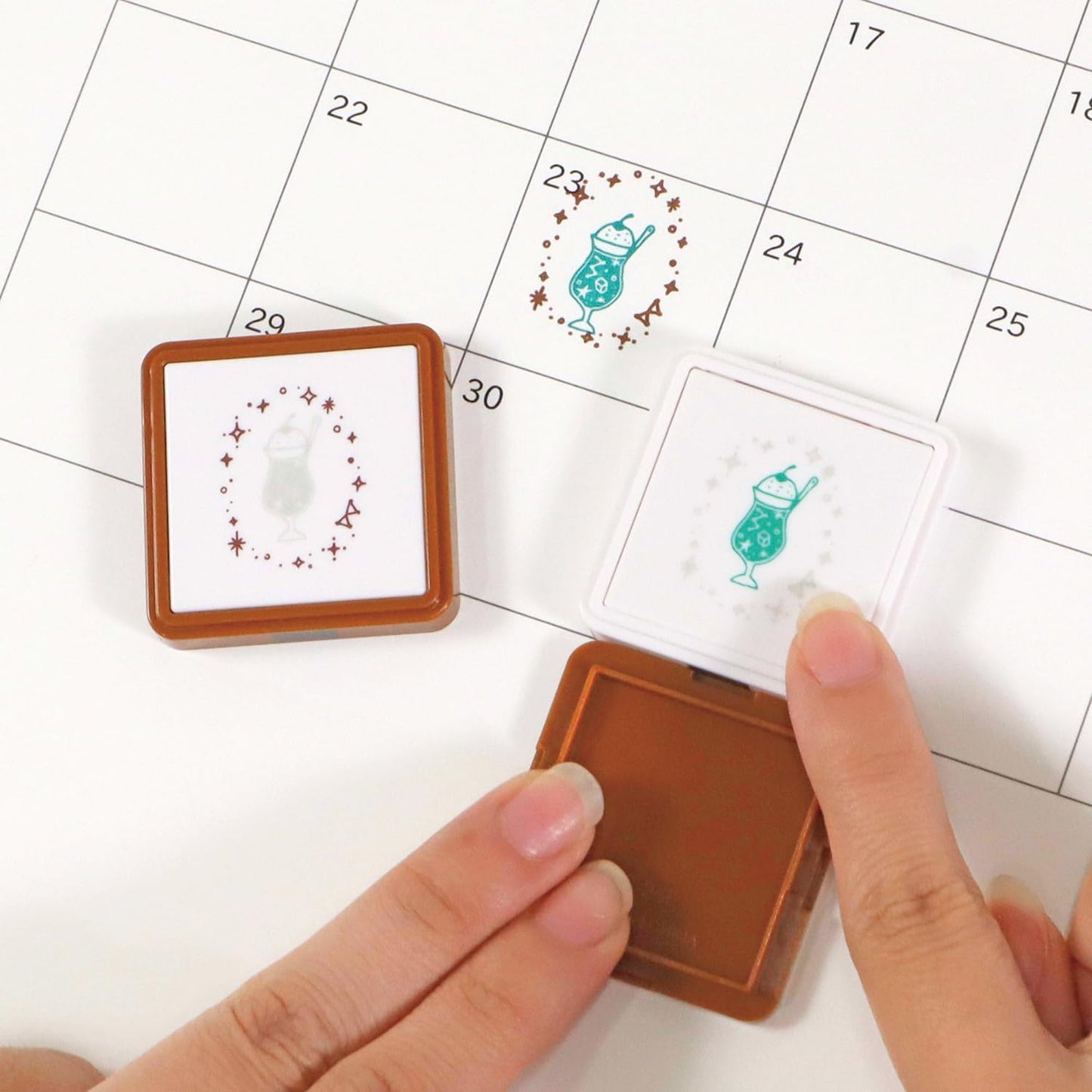 Kutsuwa Hancoco Two-layered Stamp - Square